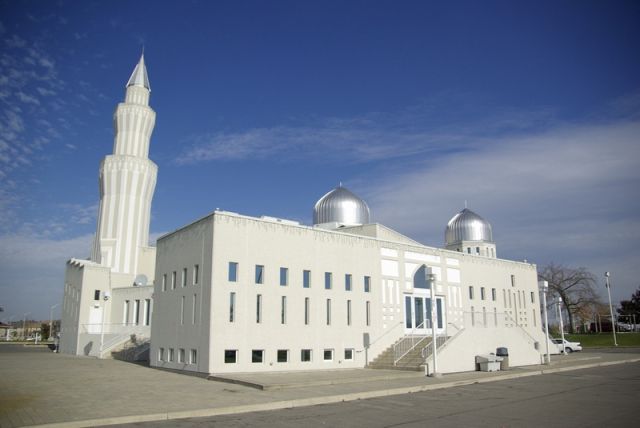 Canada Baitul Islam Mosque.jpg